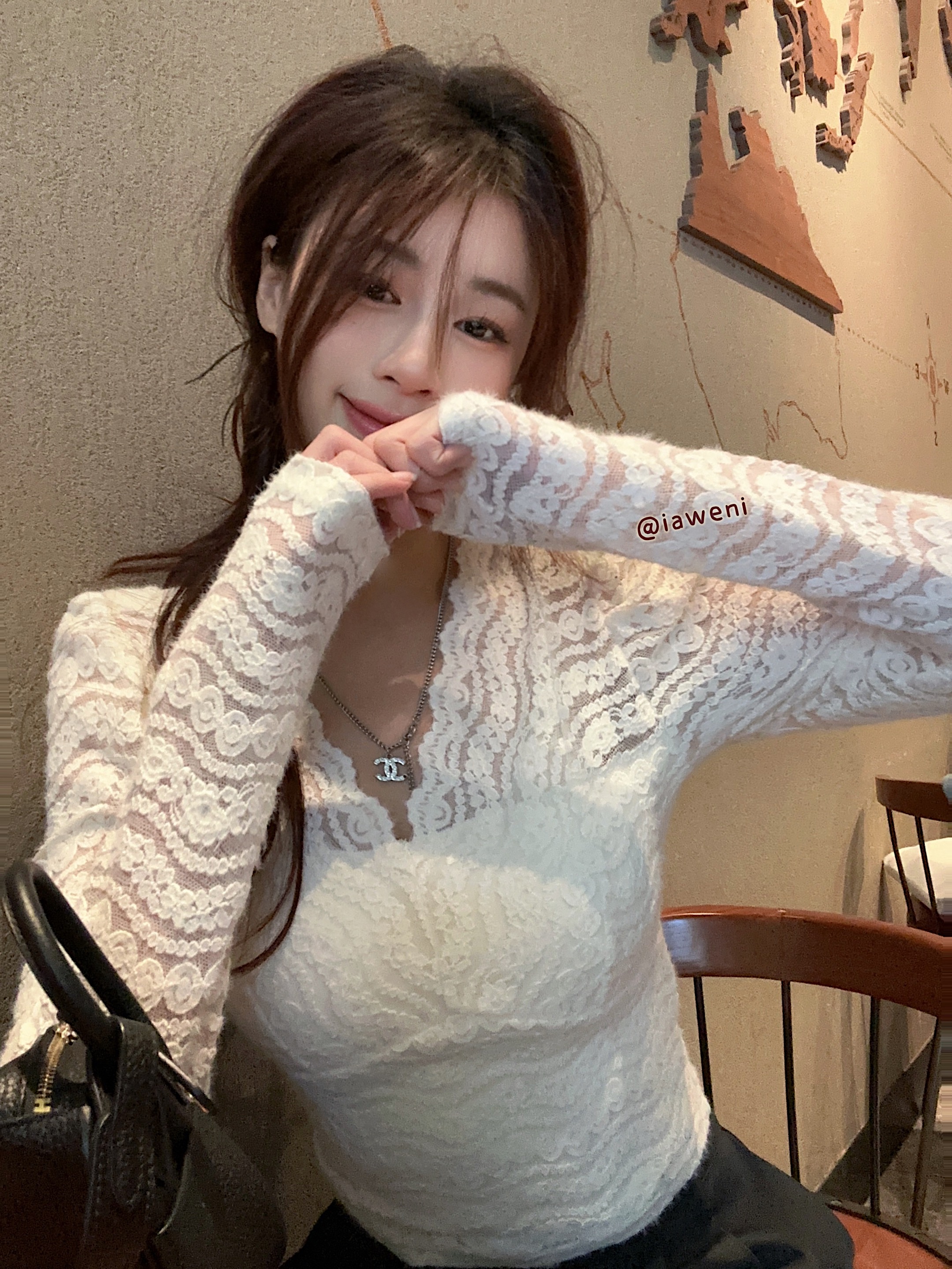 Actual shot~Korean version slimming lace and velvet long-sleeved bottoming shirt