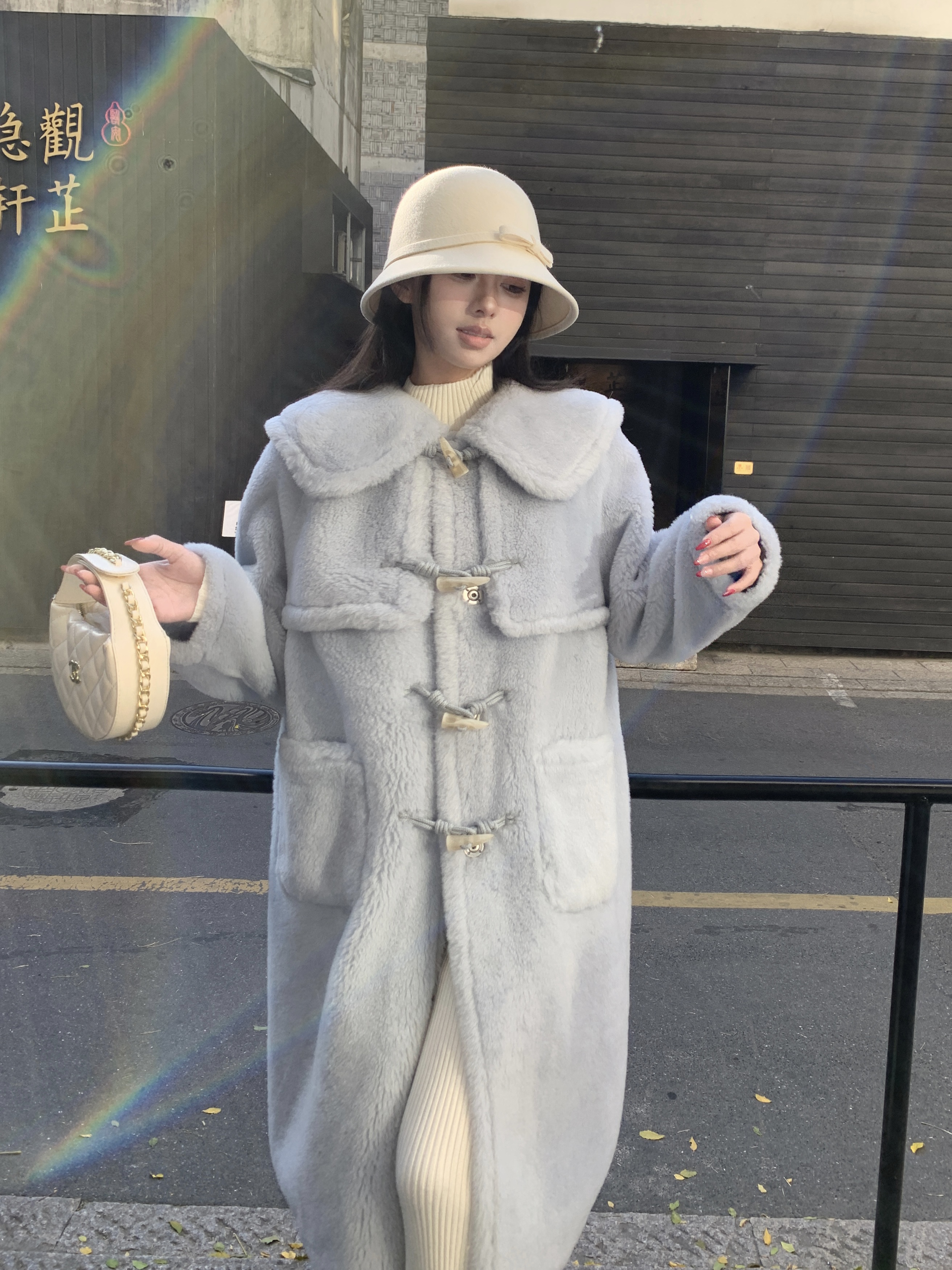 實拍牛角扣羊羔毛大衣小個子2023新款高級感加厚中長款毛毛外套