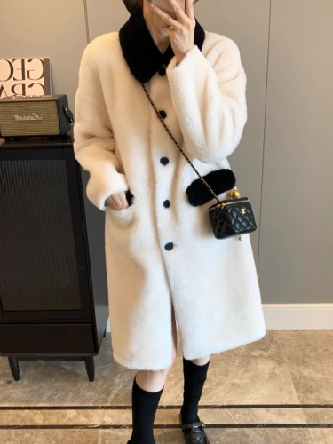 Black and white small fragrance contrasting color sherpa jacket women's mid-length Korean style versatile style