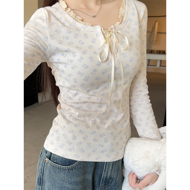 Actual shot of autumn and winter niche color-blocked bottoming open-neck top for women, chic bear print, slimming and velvet inner wear