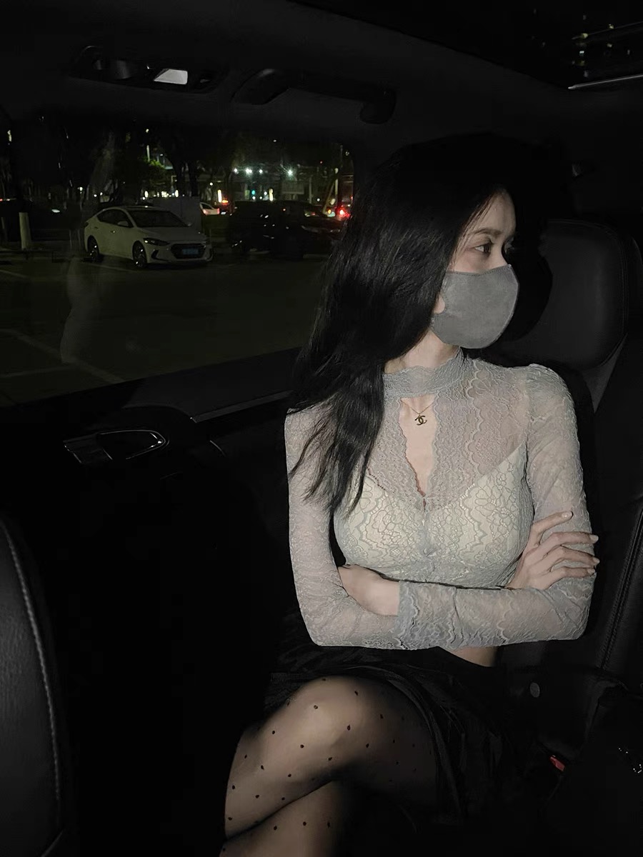 御姐風辣妹性感掛脖高領蕾絲衫別致漂亮小衫內搭打底長袖上衣早春