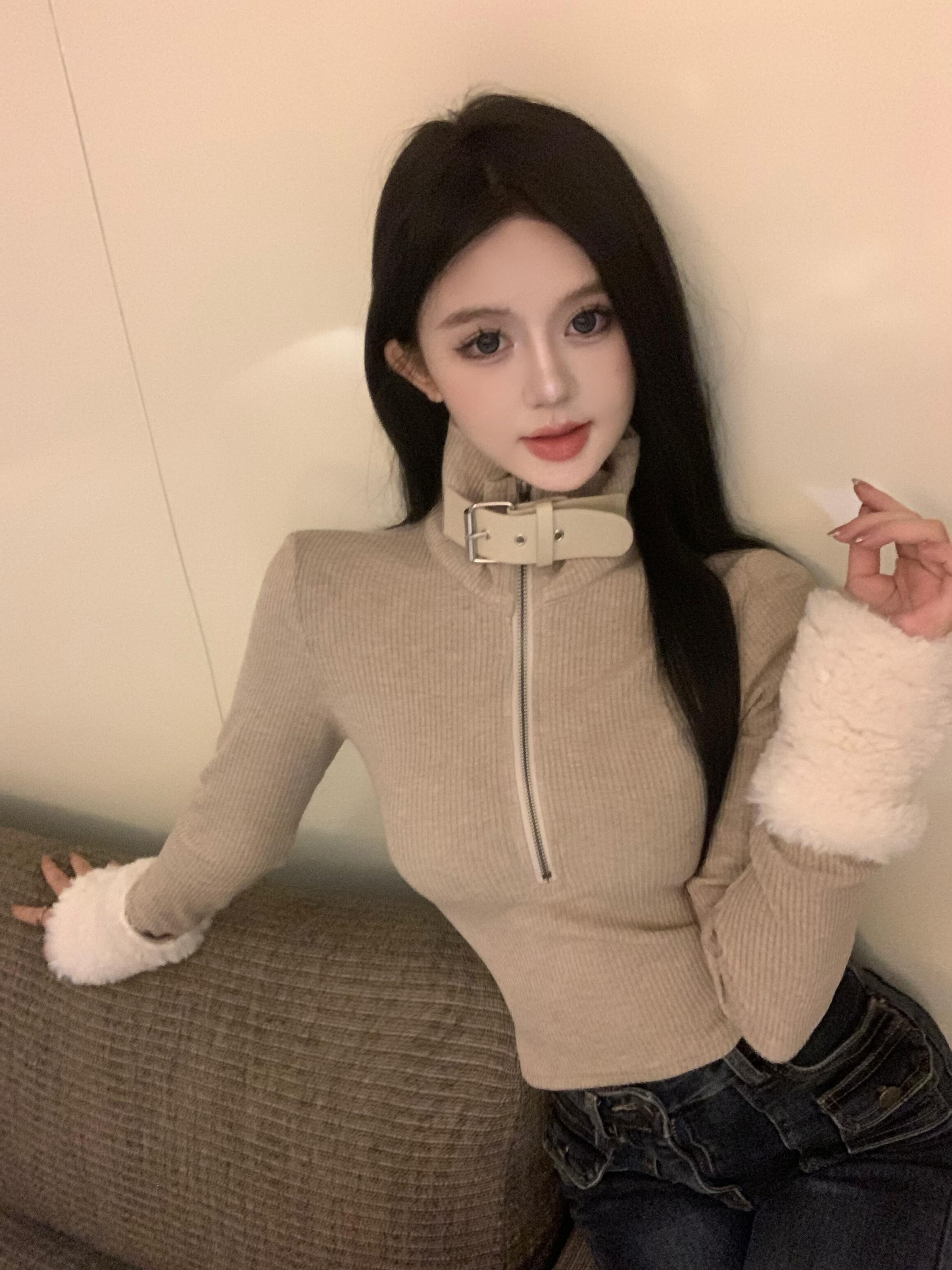 Actual shot. Designed detachable furry sleeves, stand-up collar, zipper, slim fit, autumn and winter inner top for women.