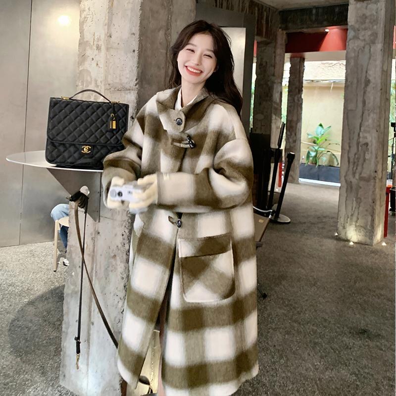 Green plaid retro woolen coat for women autumn and winter 2023 new style French loose temperament high-end woolen coat