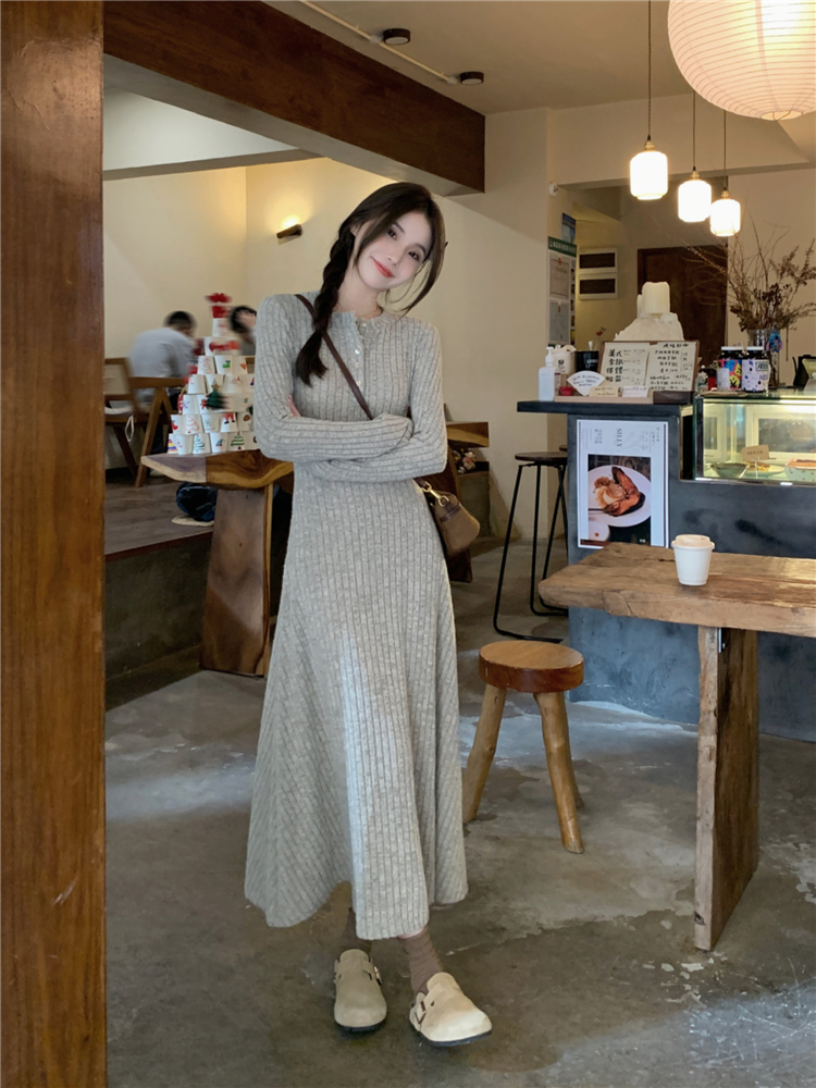 Real shot!  Simple and elegant long-sleeved knitted dress, Korean style, waist-cinching and slimming A-line bottoming dress