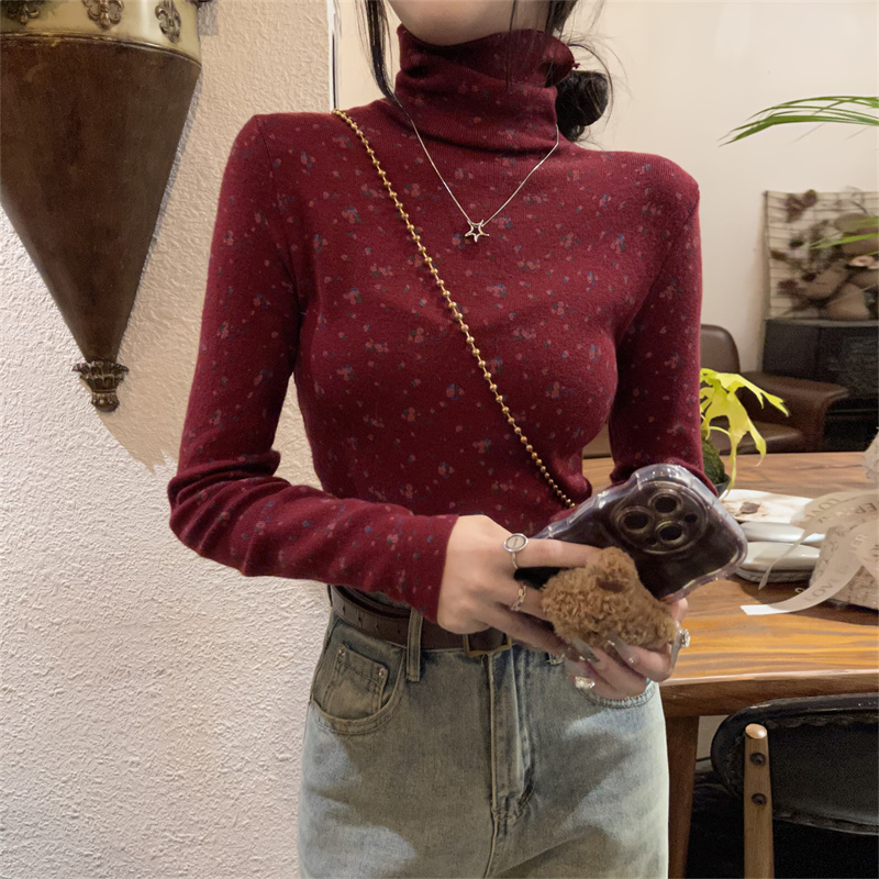 Actual shot of autumn and winter small floral print wool bottom layer with thickened long-sleeved layered versatile top