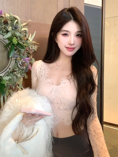 Actual shot of Chun Yu Tian Cai autumn and winter inner lace shirt for women pink slim fit versatile top