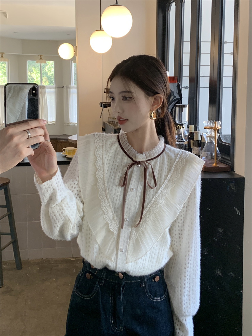 Real shot 2023 winter new style French long-sleeved thickened bottoming shirt with lace shirt top for women