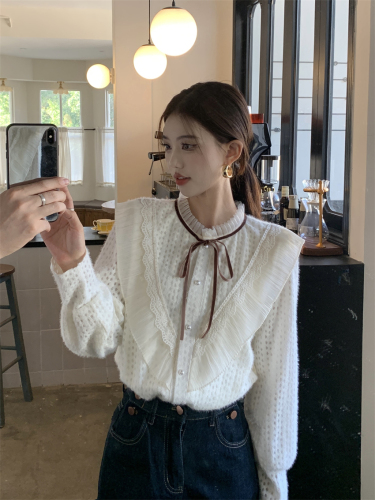 Real shot 2023 winter new style French long-sleeved thickened bottoming shirt with lace shirt top for women