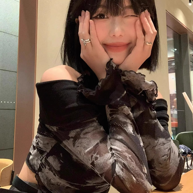甜酷辣妹一字肩印花T恤女2023秋修身短款長袖網紗掛脖上衣