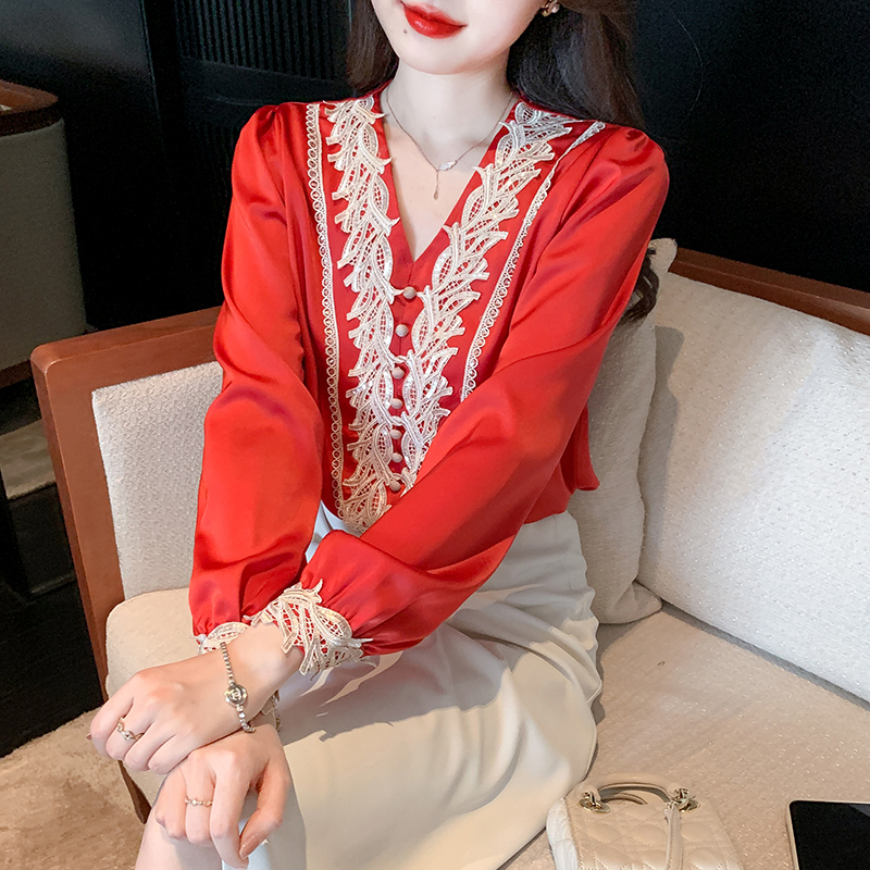 實拍2024年新款設計感V領紅色簡約襯衫時尚通勤百搭OL風襯衣女