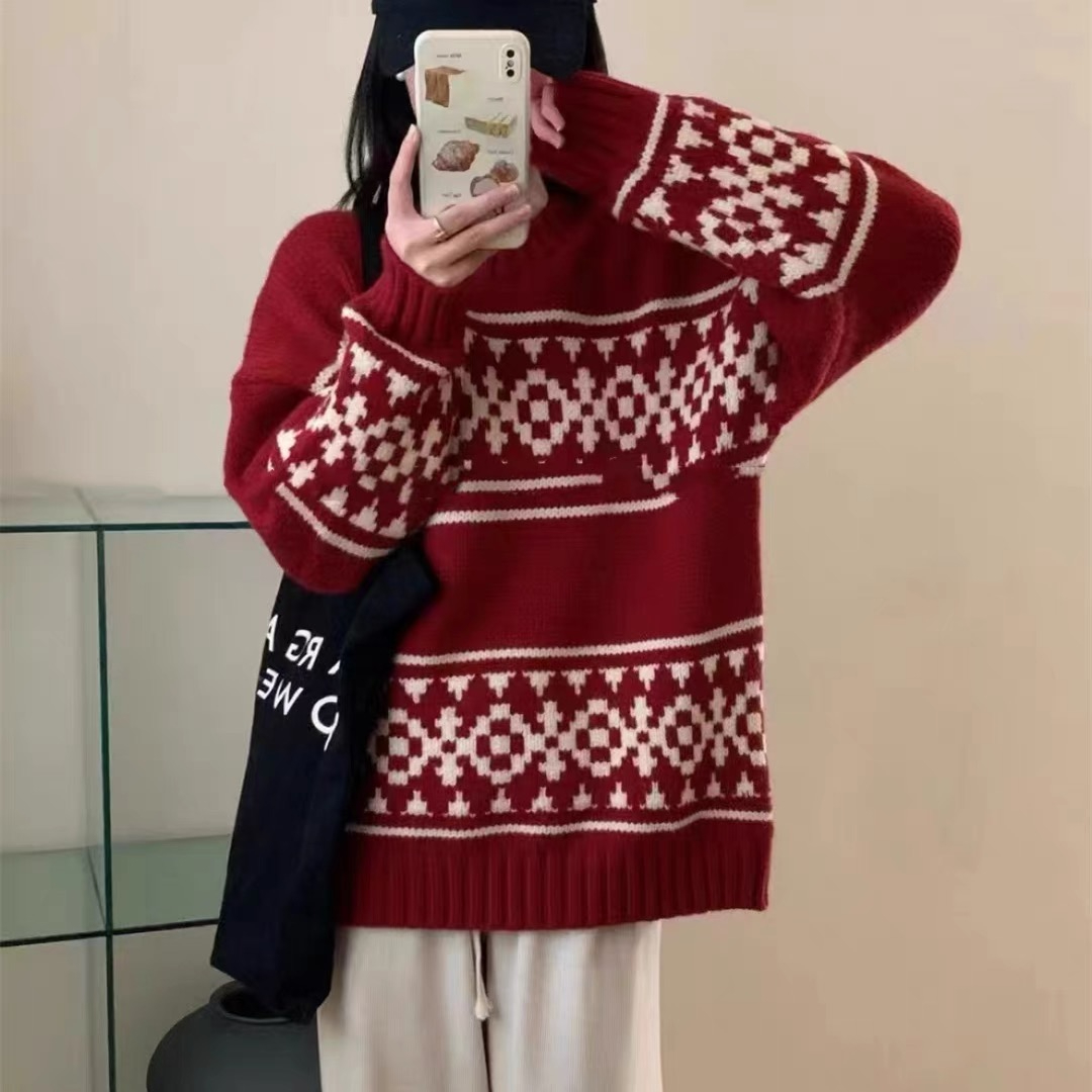 Autumn and winter 2023 new fashionable Christmas atmosphere color-blocked sweater sweet age-reducing first love slimming top for women