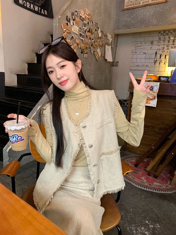 Actual shot of Caramel Cream French Style Suit Tweed Tassel Vest High Waist Bag Hip Skirt Skirt