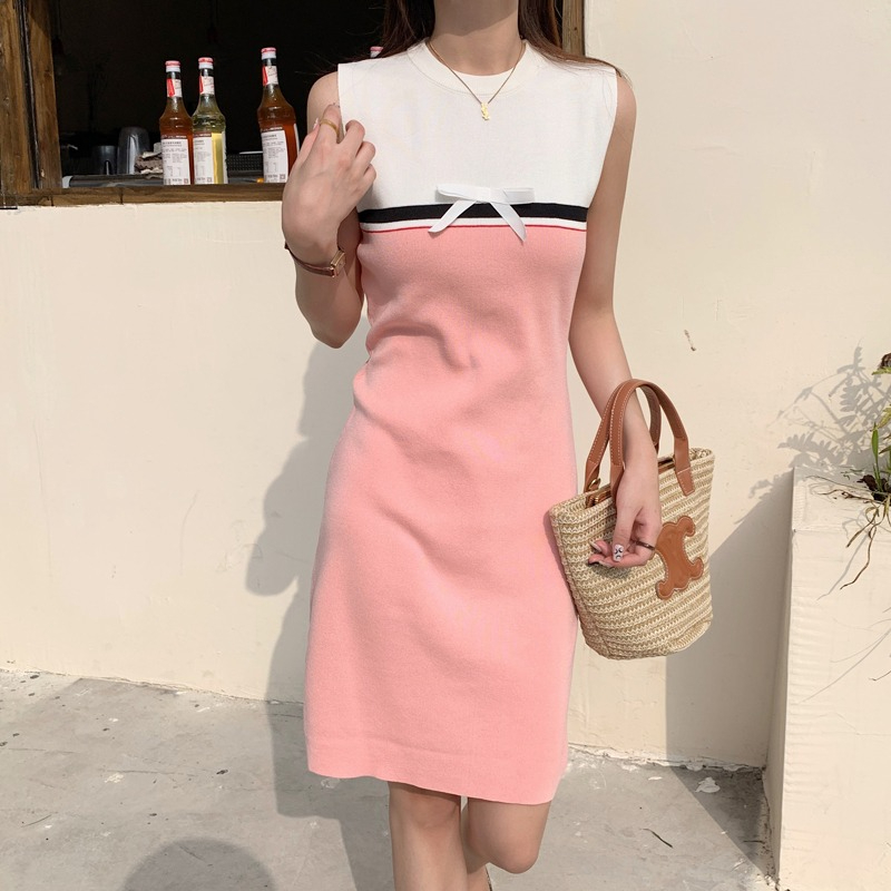 Pink and white color matching sleeveless knitted dress 2023 spring new fashion design niche waist knitted dress