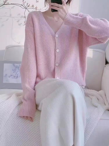 粉色V领针织开衫女短款秋冬温柔风宽松慵懒毛衣外套奶呼呼的上衣