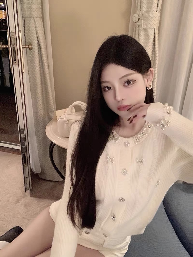 luna潞娜 氣質小香風重工釘珠毛衣開衫女秋短款修身純欲風針織衫