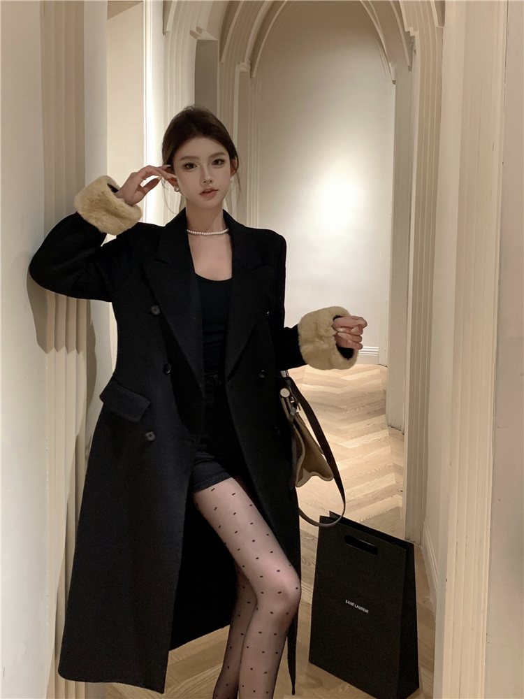Real shot!  Korean style mid-length windbreaker coat, autumn and winter light and mature wind coat with detachable fur sleeves