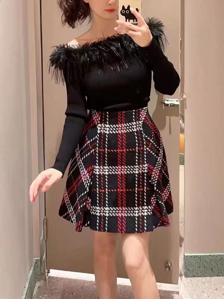 超仙氣毛毛領一字肩掛脖上衣女高級設計感露肩長袖針織打底衫秋冬