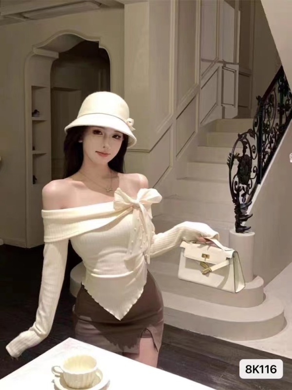 2023秋冬新款性感辣妹一字肩系帶蝴蝶結釘珠長袖上衣女