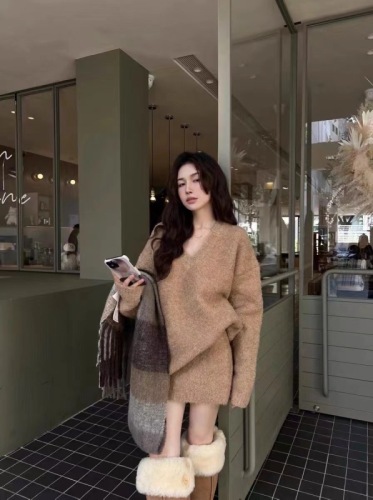 ALL IN 2023冬季新款韩版新年圣诞V领显瘦羊卷毛针织毛线时尚套装