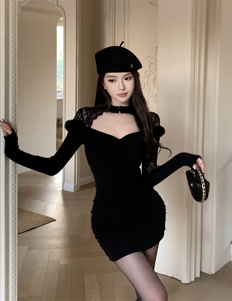 Real shot of furry lace stitching halterneck sexy hip-hugging Hepburn little black dress for women