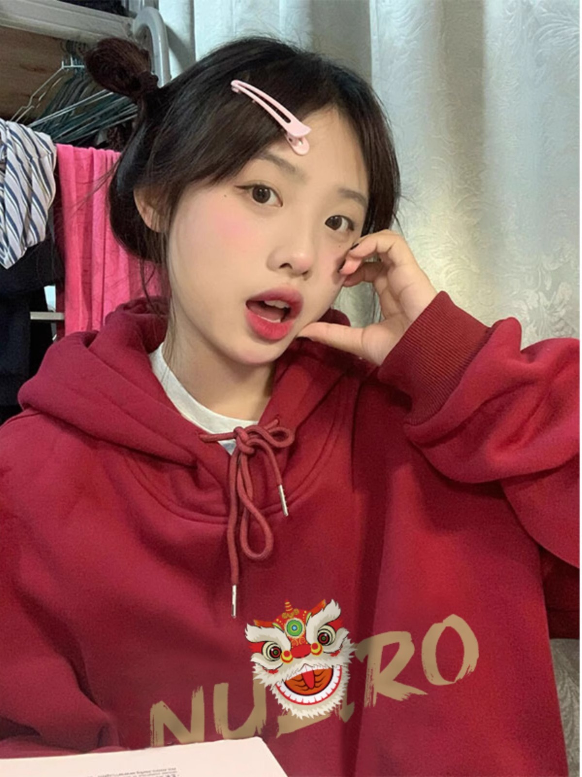 酒紅色衛衣女秋冬2024新年小個子連帽冬季加絨加厚本命年龍年衣服