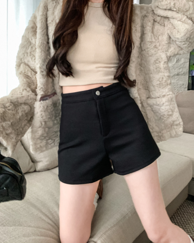 Real shot of velvet and thickened black shorts for women in autumn and winter 2023 new high-waist slim boot pants and casual pants