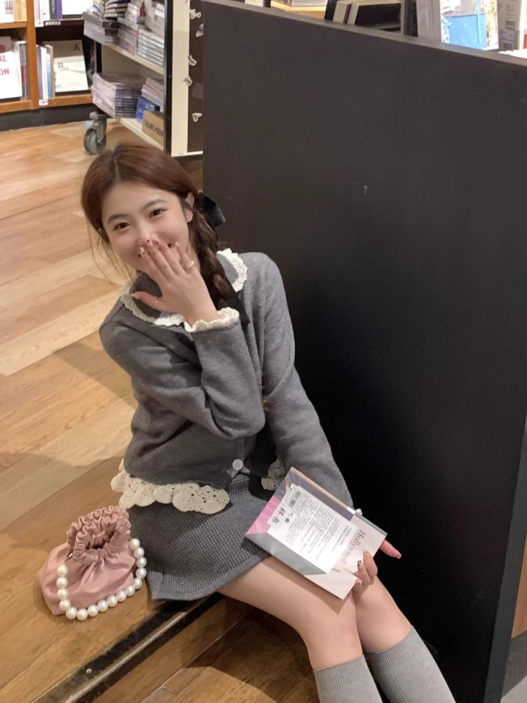小香風重工蕾絲花邊翻領針織衫女秋冬新款小個子高腰包臀裙兩件套