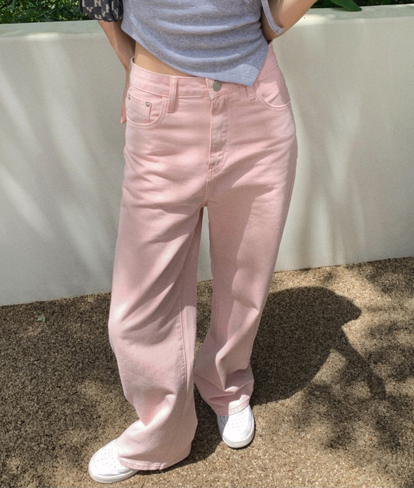 Actual shot of 2024 spring and summer new trendy pink jeans for women, high-waisted slimming wide-leg pants, loose straight trousers