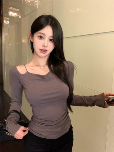 Real shot of new autumn and winter fake two-piece pleated long-sleeved bottoming shirt inner tower top