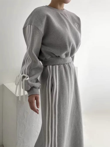 韩国chic秋冬复古减龄织带蝴蝶结加绒卫衣+高腰直筒半身裙两件套