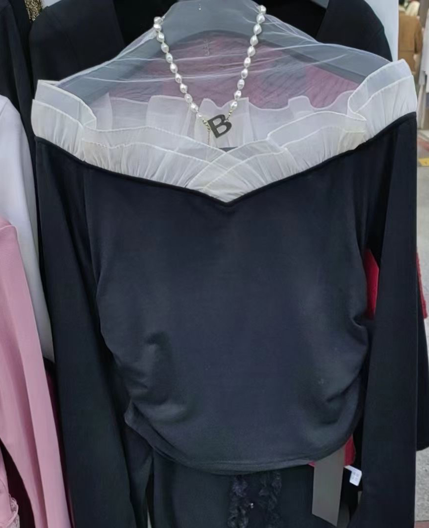 Japanese gentle temperament one-shoulder long-sleeved T-shirt for women 2024 early spring new black off-shoulder ruffled top for women