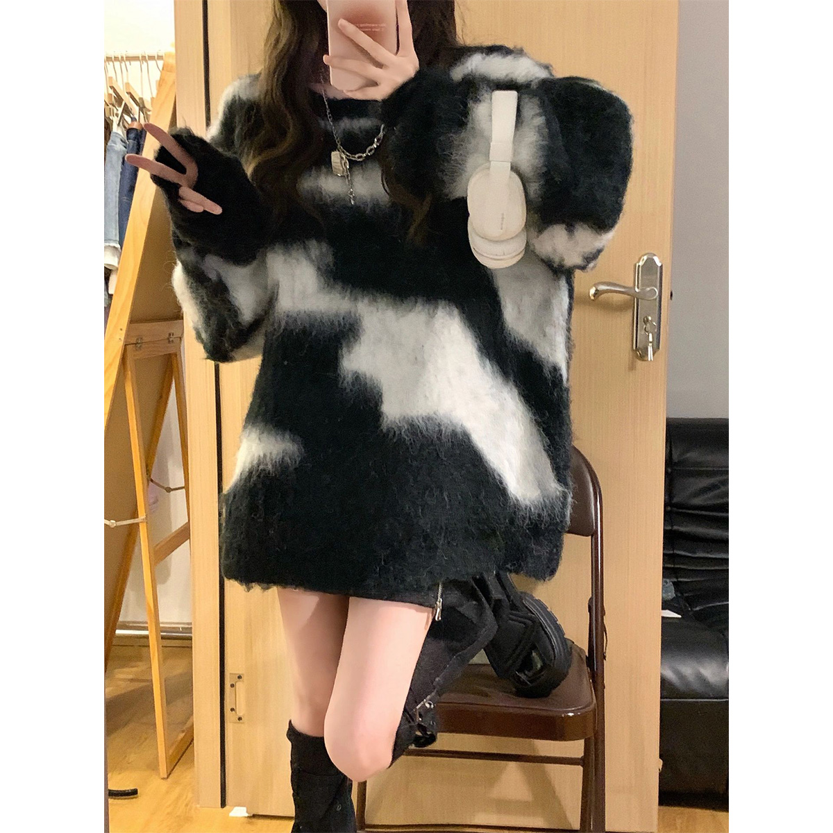 質檢官圖海馬毛黑白撞色毛衣女秋冬寬鬆慵懶風軟糯針織衫長袖上衣