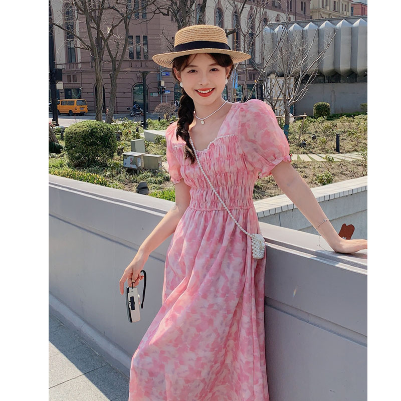 粉色碎花連衣裙女夏季2023新款小個子法式溫柔風顯瘦方領雪紡裙子