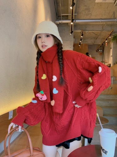 Actual shot of New Year’s red twist sweater for women, loose lazy style thickened sweater for outer wear + scarf