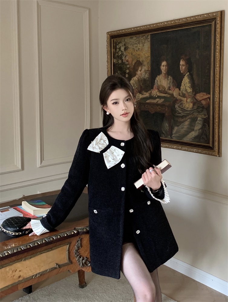 Actual shot of Xiaoxiang style diamond bow quilted woolen jacket