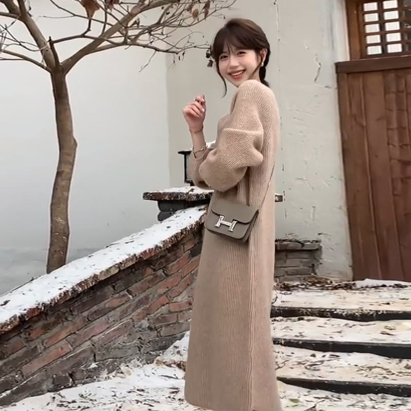 法式高級感打底毛衣連衣裙子女秋冬季2023新款寬鬆內搭針織長裙