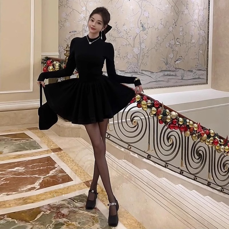 千金感黑色針織連衣裙女秋冬小黑裙打底內搭公主蓬蓬裙聖誕生日裙