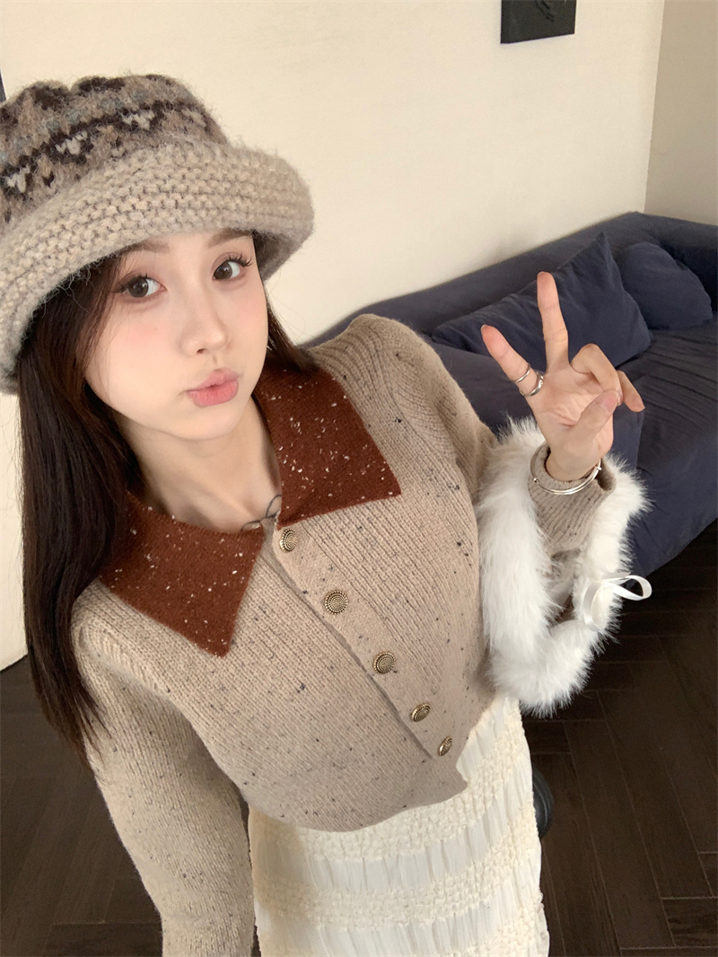 Actual shot of winter retro design, unique dyed knitted sweater, contrasting color Polo collar single-breasted cardigan