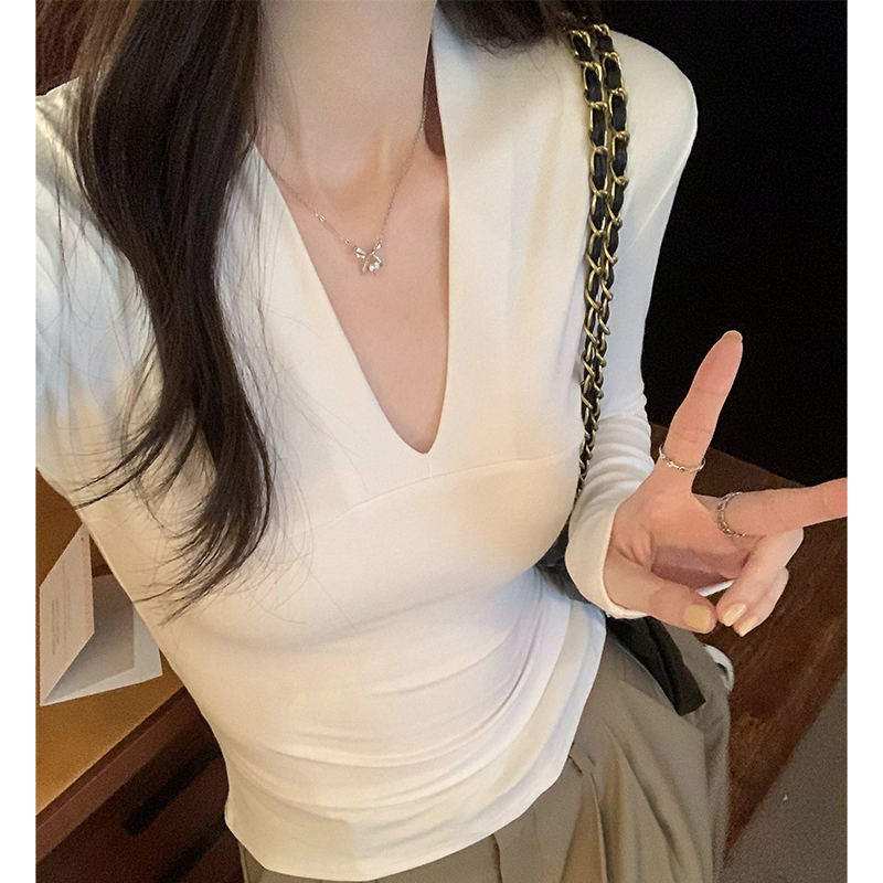 實拍圖黑色顯瘦純欲上衣女2023秋冬季新款收腰內搭V領長袖打底T恤