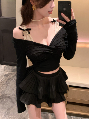 Real shot of fake two-piece spliced ​​lace V-neck sexy slim bottoming shirt, versatile pure desire T-shirt for women