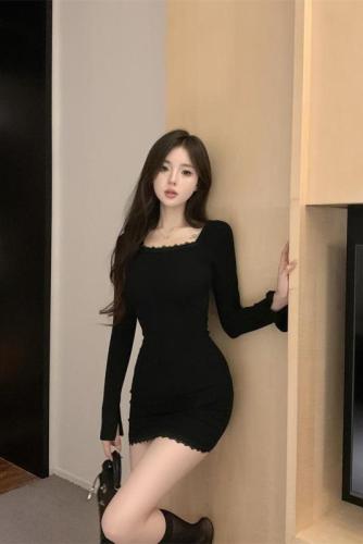 Real shot ~ Retro lace spliced ​​long-sleeved dress for women in autumn and winter, sexy waist-cinching tight hip-hugging skirt