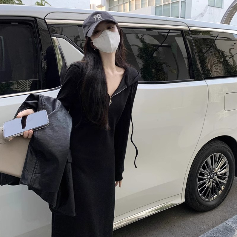 法式黑色連帽長袖衛衣連衣裙子早春2024新款女裝針織垂感長裙春秋