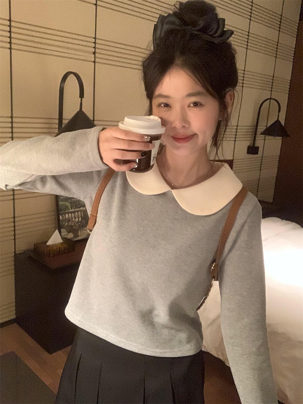 Real shot of two-color miu girl doll collar, cute and sweet little shirt with long-sleeved top underneath