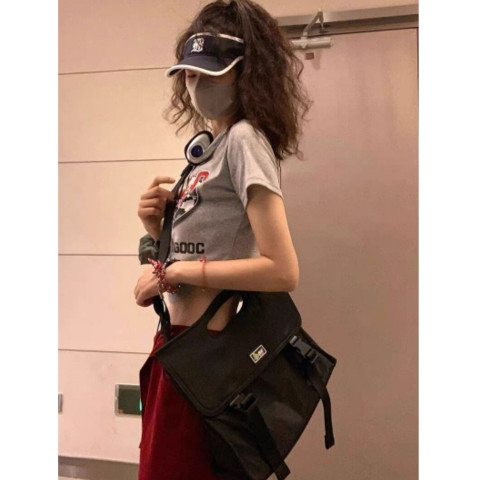 冰絲螺紋正肩短袖t恤女夏式復古甜辣妹露臍印花上衣