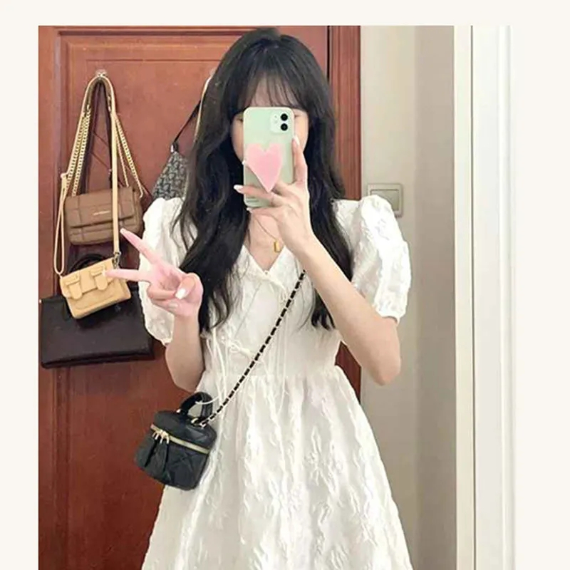 公主蓬蓬連衣裙女夏季泡泡袖V領小眾設計高級感別致漂亮獨特裙子