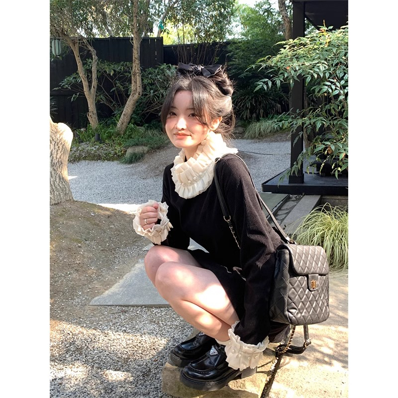 小眾絕美連衣裙女秋冬2023新款法式宮廷風修身顯瘦花邊長袖打底裙