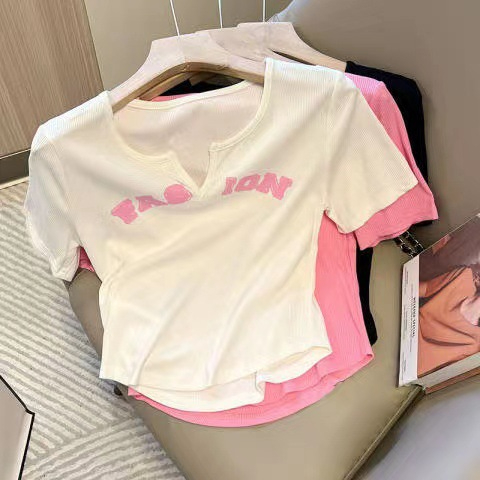 螺紋V領設計感甜辣學生短款修身上衣夏季字母短袖t恤女
