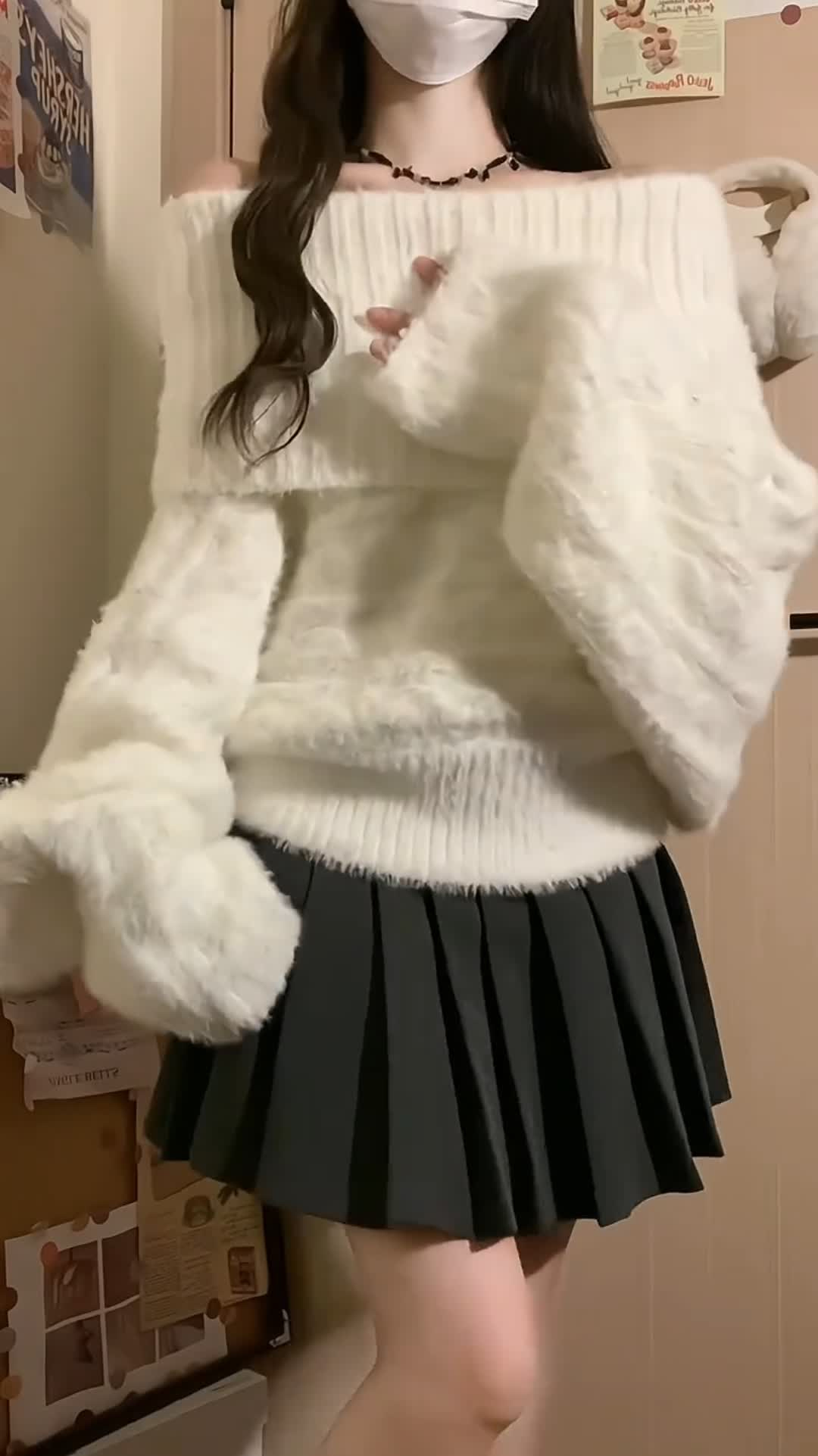 慵懶風白色一字肩毛衣女秋冬高級感寬鬆露肩針織