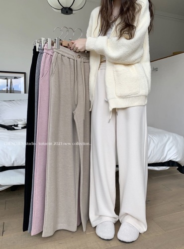 Real shot of drapey cashmere casual pants, new winter style, loose slimming wide-leg pants, straight-leg trousers, drawstring glutinous rice pants