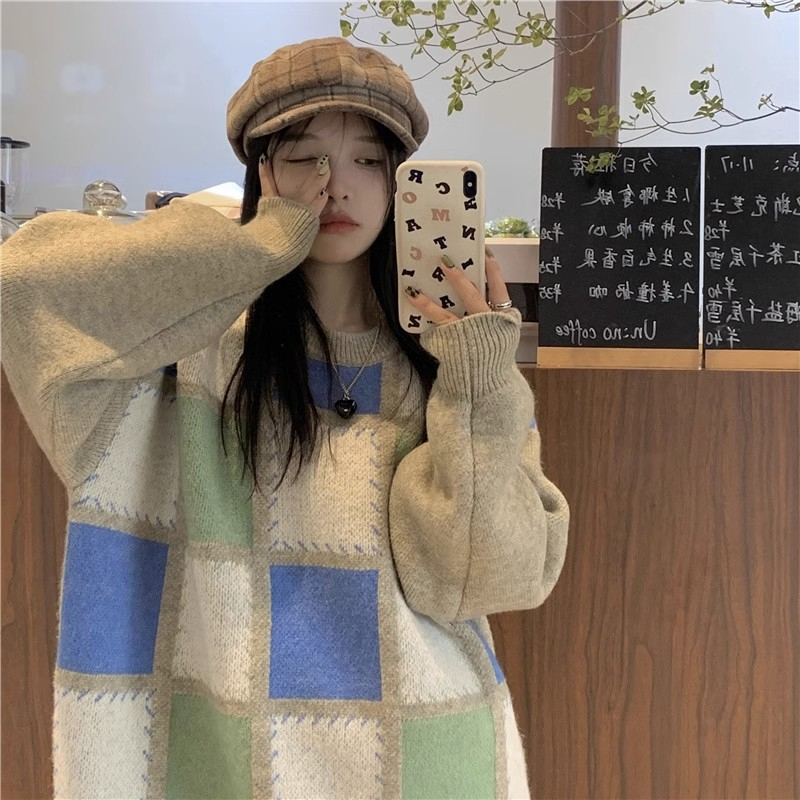 設計感撞色格子長袖毛衣秋冬2023新款時尚寬鬆慵懶圓領ins上衣女